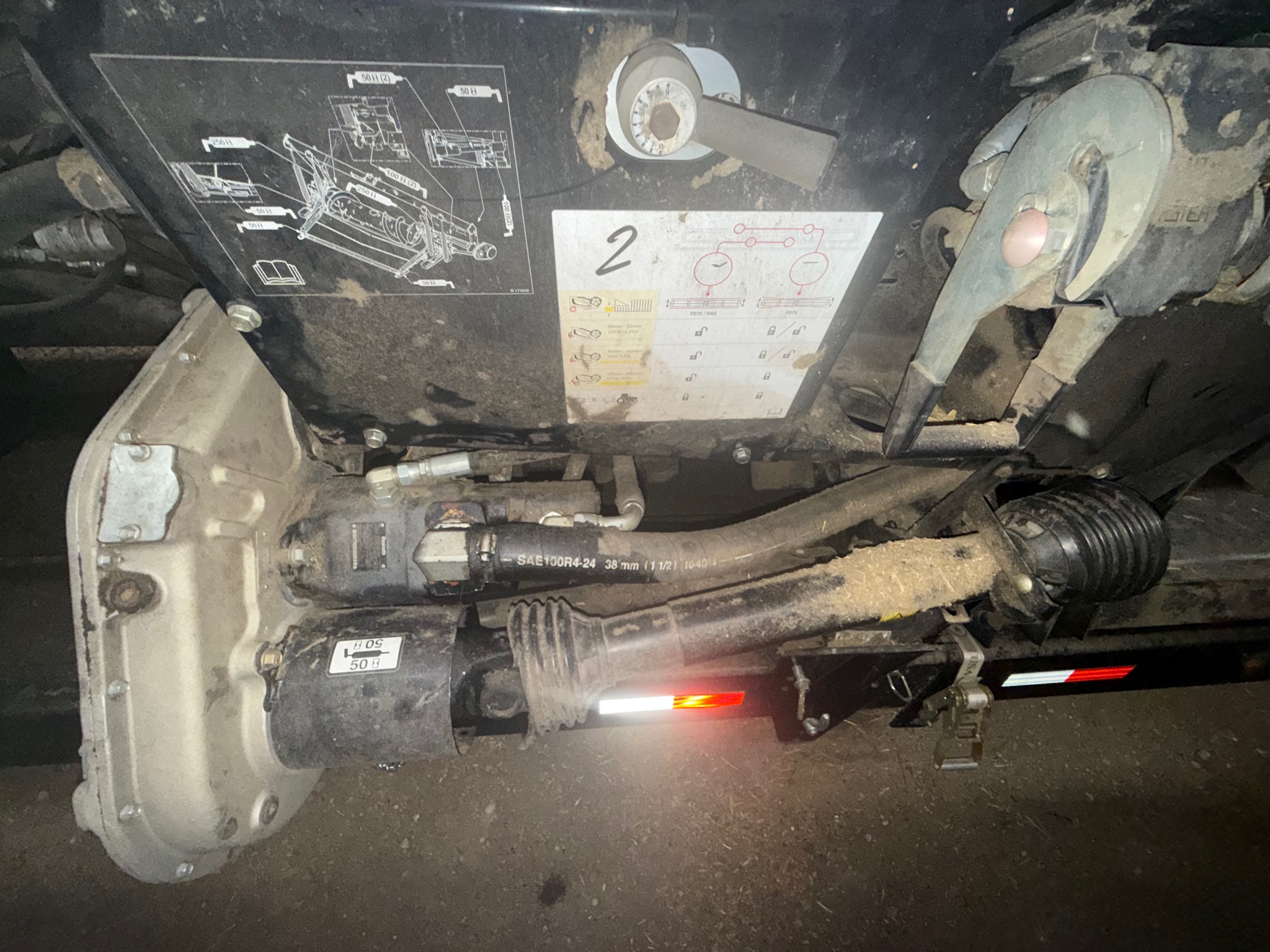 2015 MacDon FD75-40 Header Combine