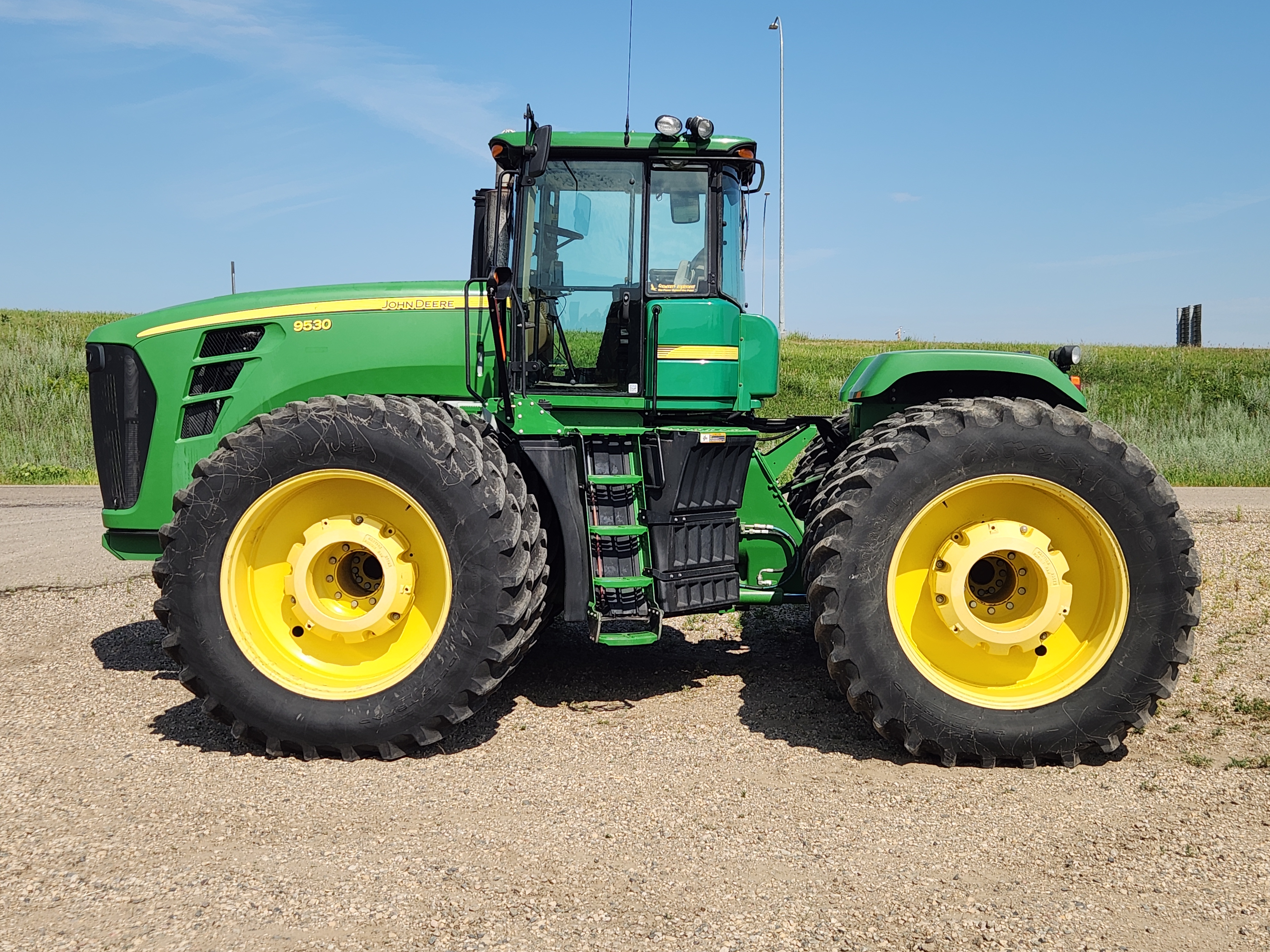 2010 John Deere 9530 Tractor
