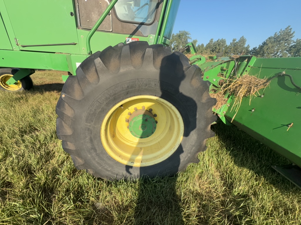 2001 John Deere 4890 Windrower