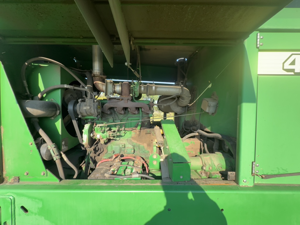 2001 John Deere 4890 Windrower