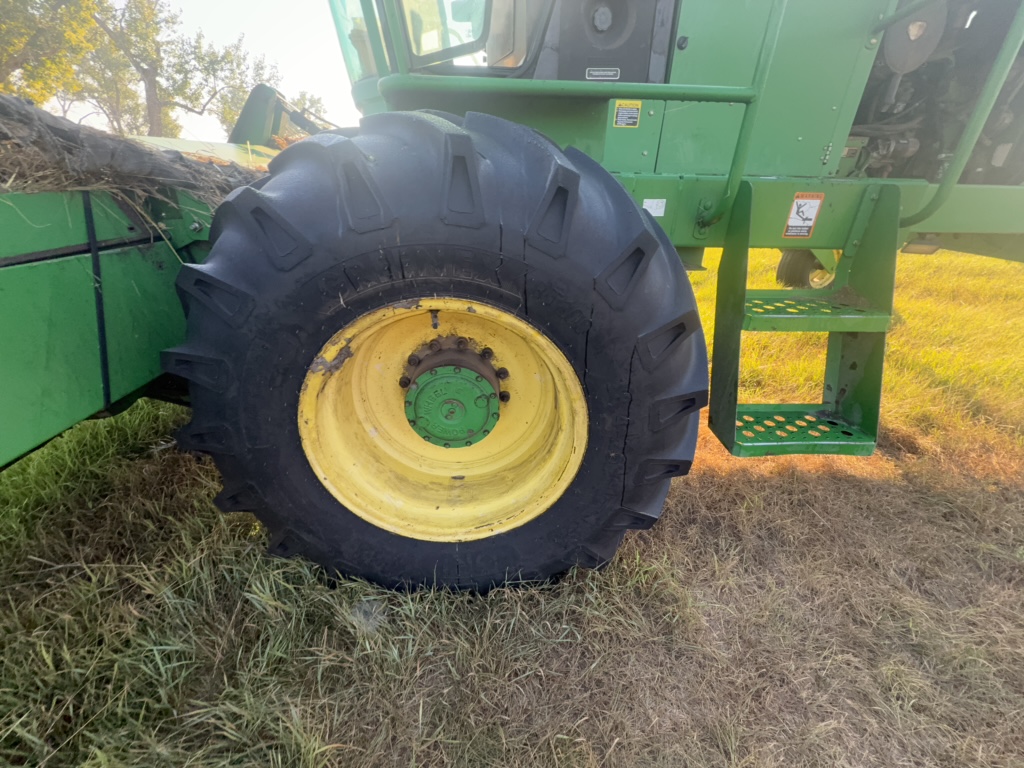 2001 John Deere 4890 Windrower