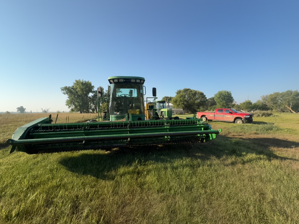 2001 John Deere 4890 Windrower