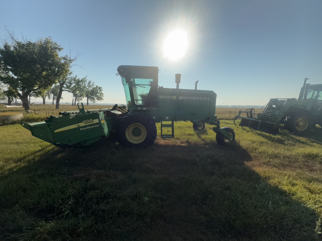 2001 John Deere 4890 Windrower