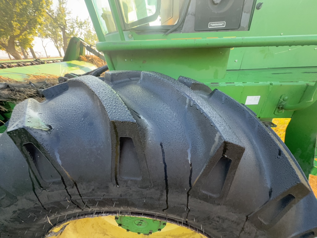 2001 John Deere 4890 Windrower