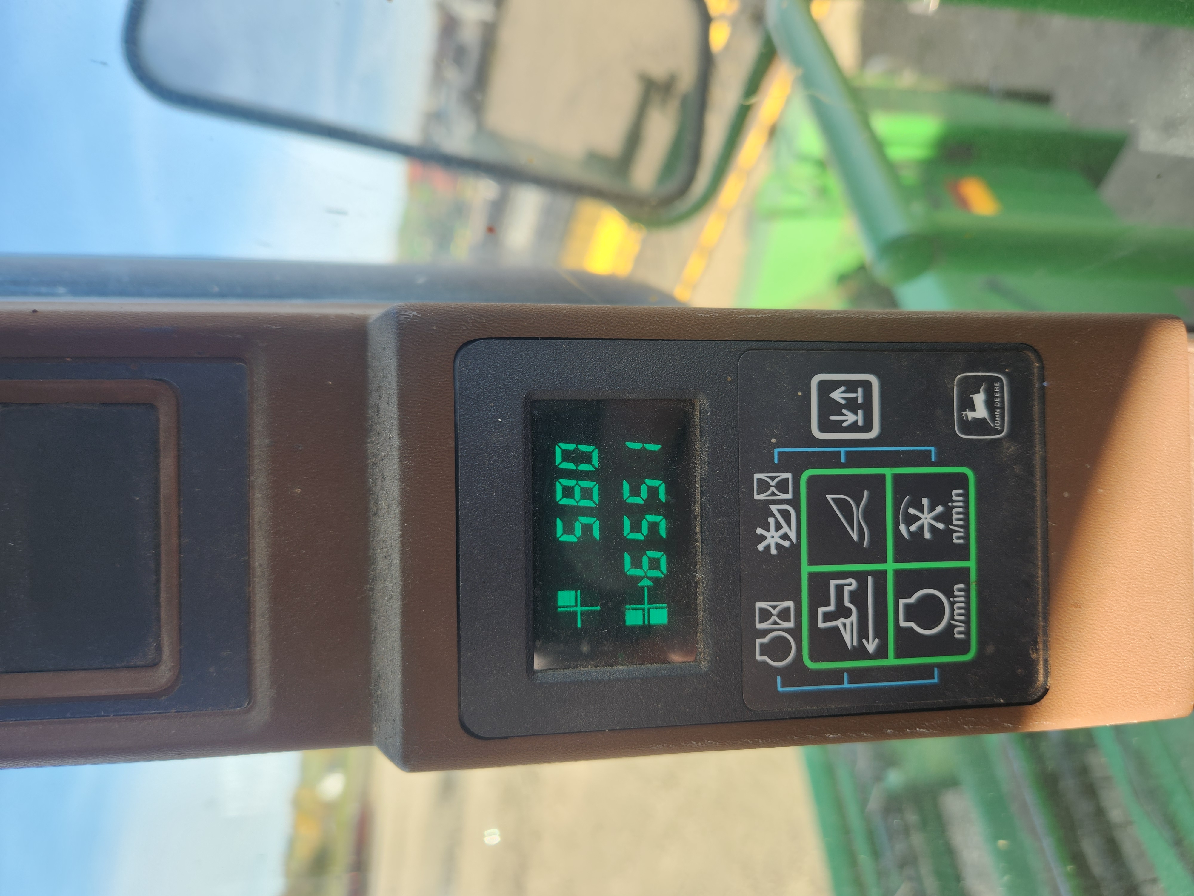 2001 John Deere 4890 Windrower
