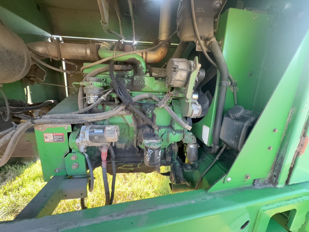 2001 John Deere 4890 Windrower