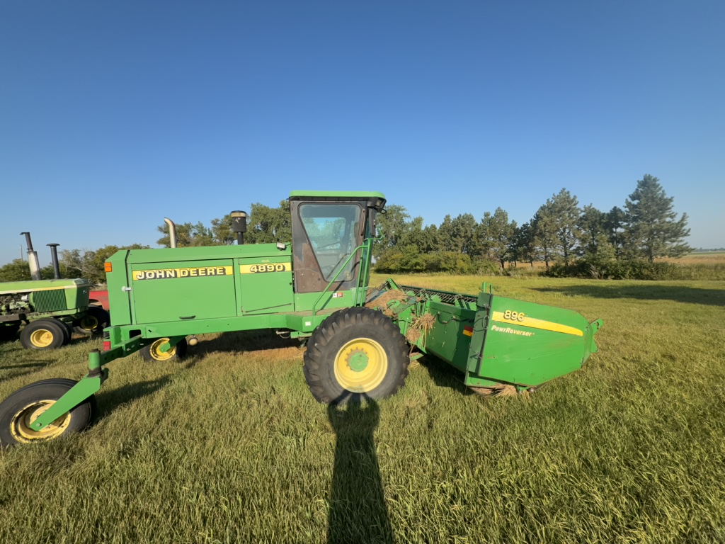 2001 John Deere 4890 Windrower