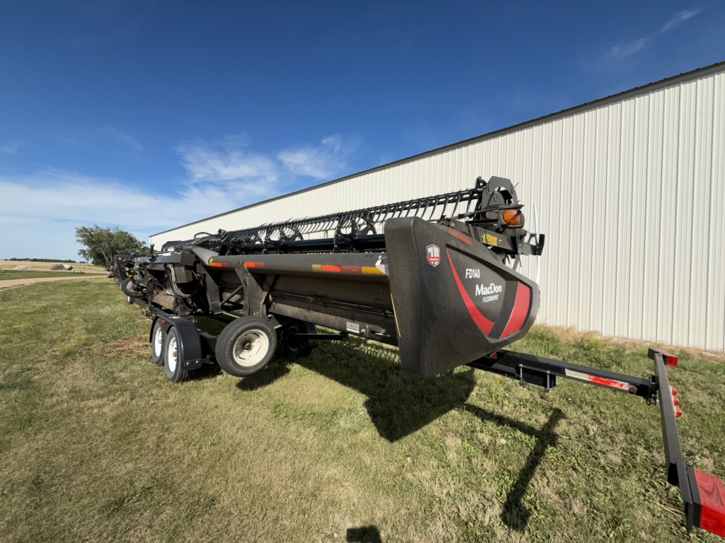 2019 MacDon FD140 Header Combine