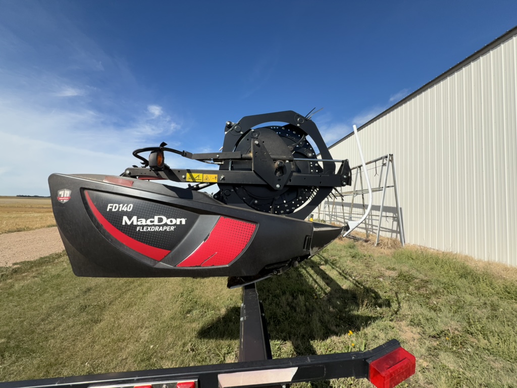 2019 MacDon FD140 Header Combine