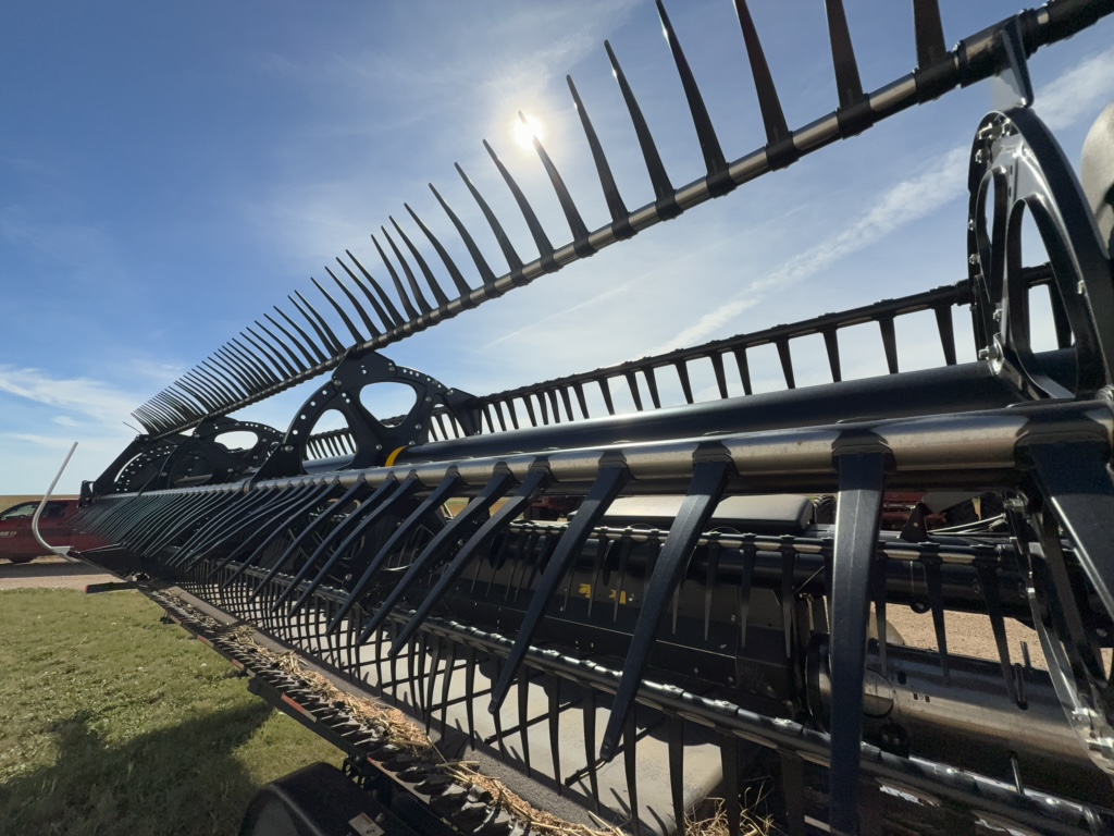2019 MacDon FD140 Header Combine