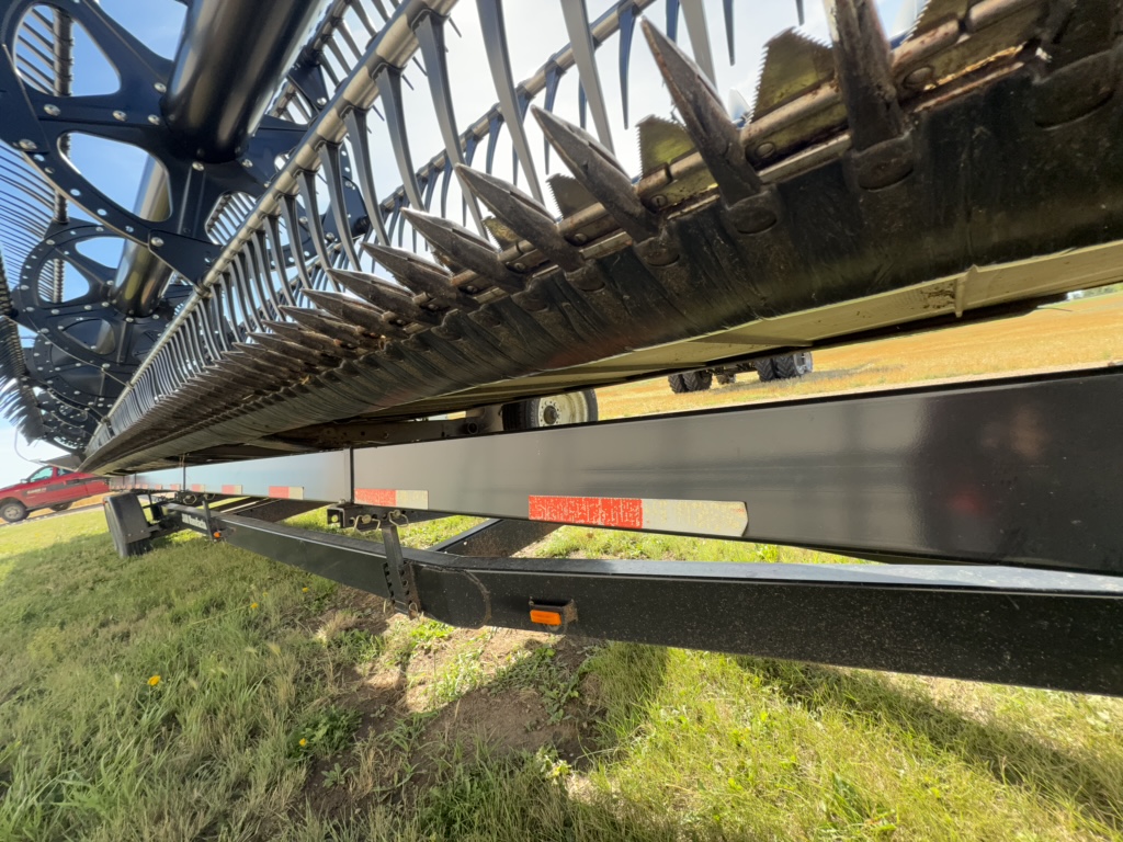2019 MacDon FD140 Header Combine