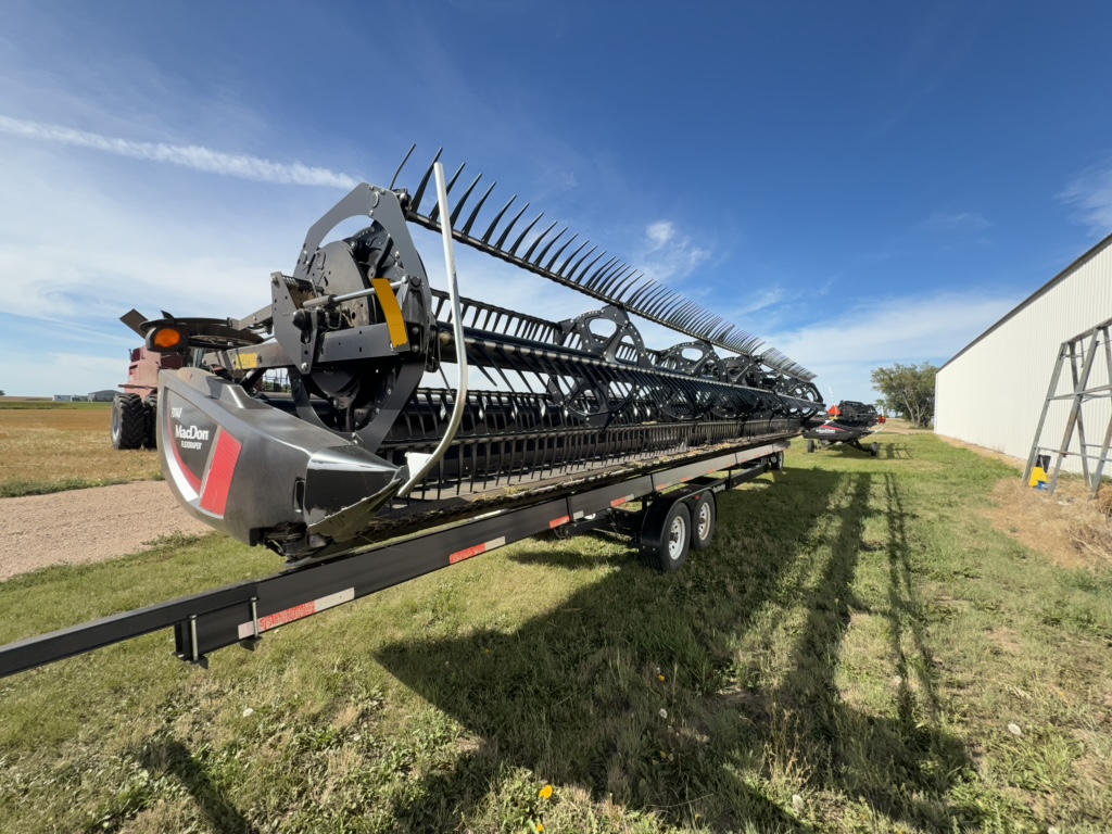 2019 MacDon FD140 Header Combine