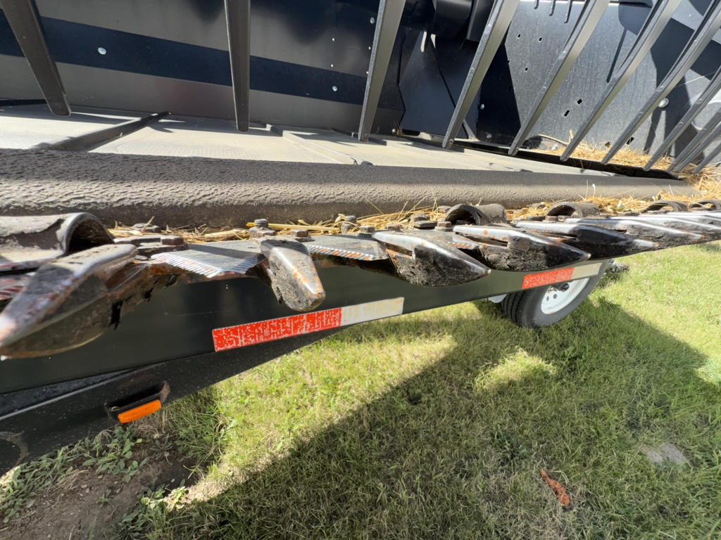 2019 MacDon FD140 Header Combine