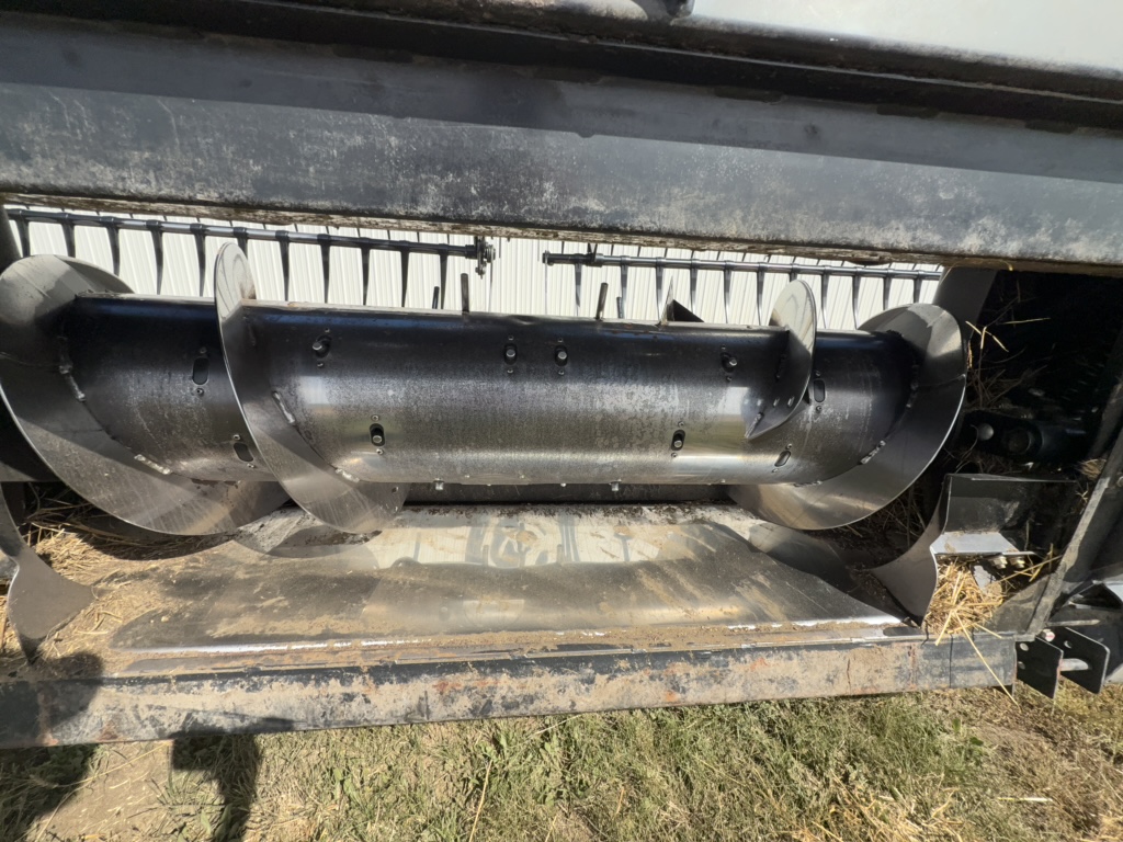 2016 MacDon FD75-40 Header Combine