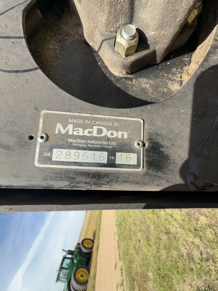 2016 MacDon FD75-40 Header Combine