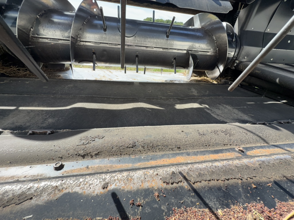 2016 MacDon FD75-40 Header Combine