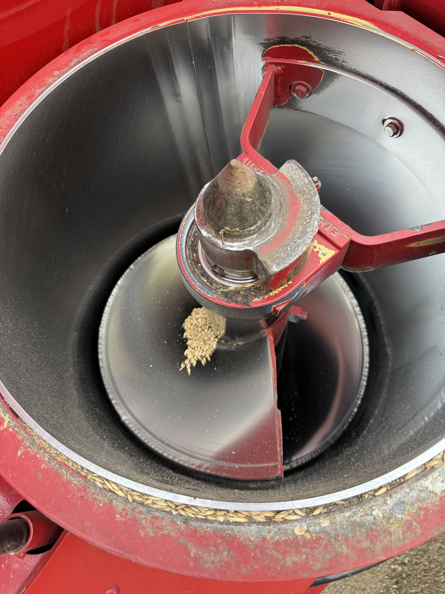 2014 Brent 1082 Grain Cart