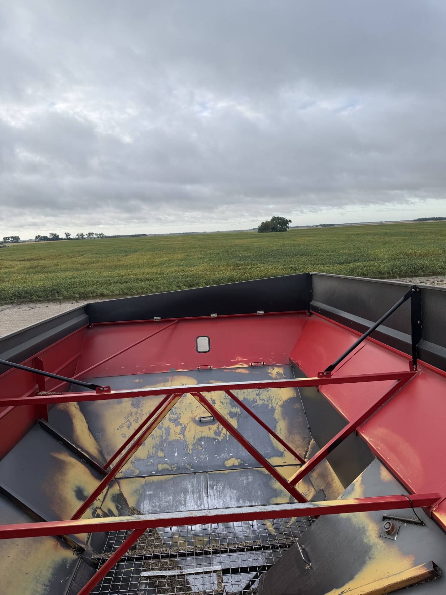 2014 Brent 1082 Grain Cart