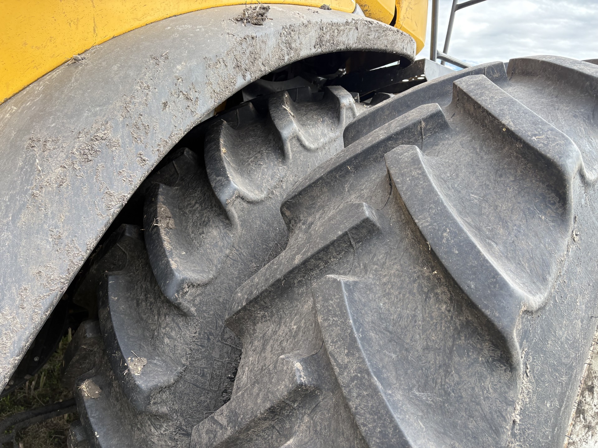 2024 New Holland CR10.90Z Combine