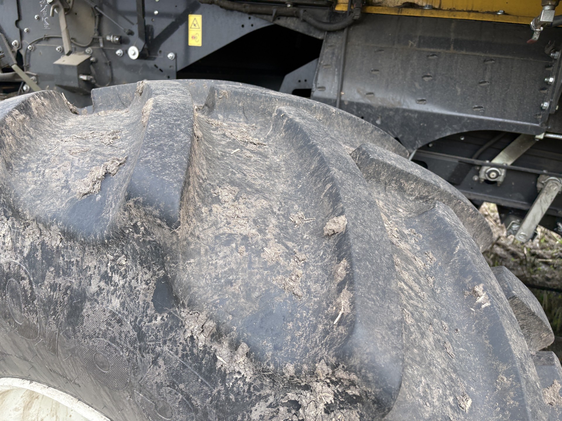 2024 New Holland CR10.90Z Combine
