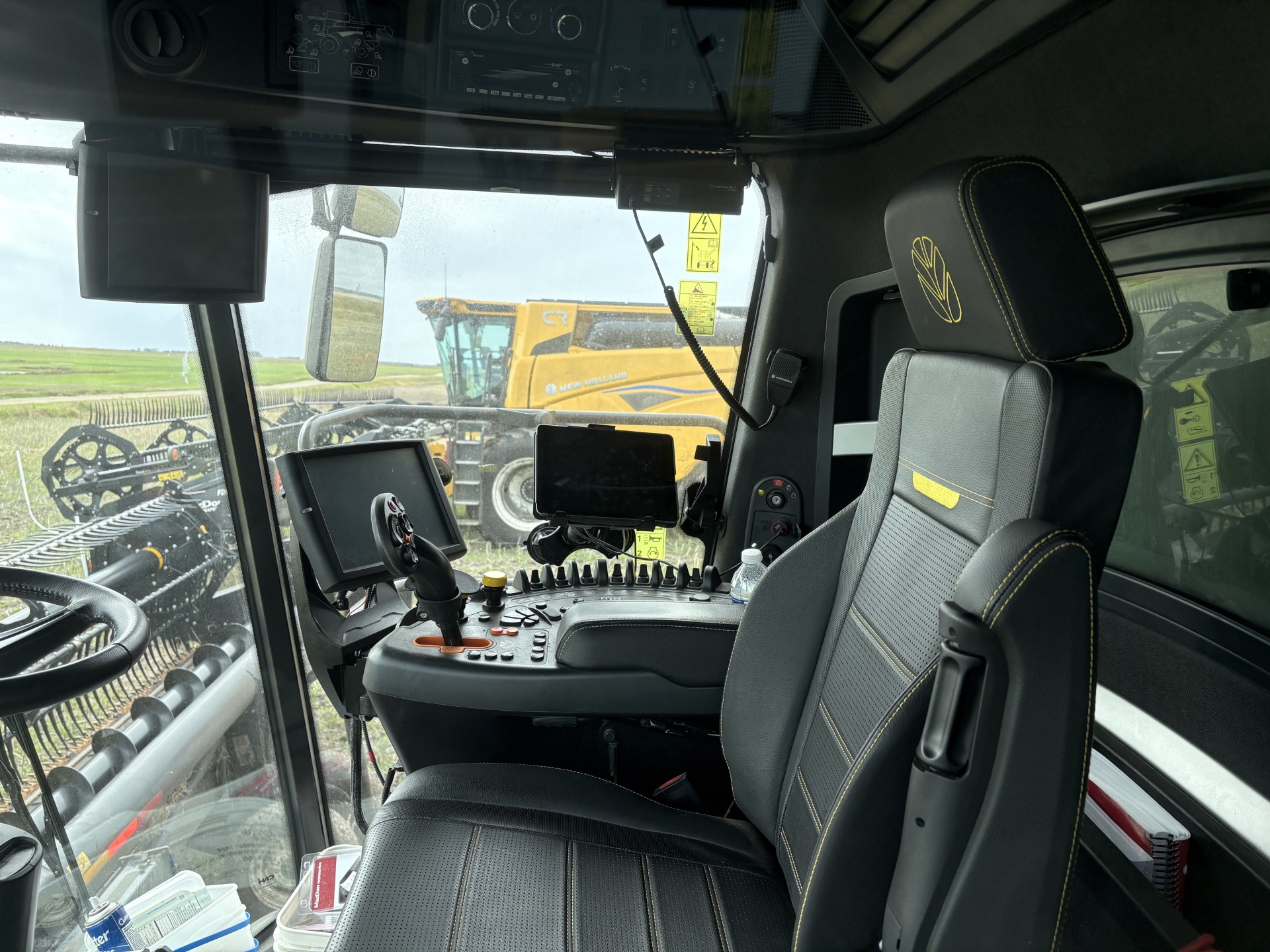 2024 New Holland CR10.90Z Combine