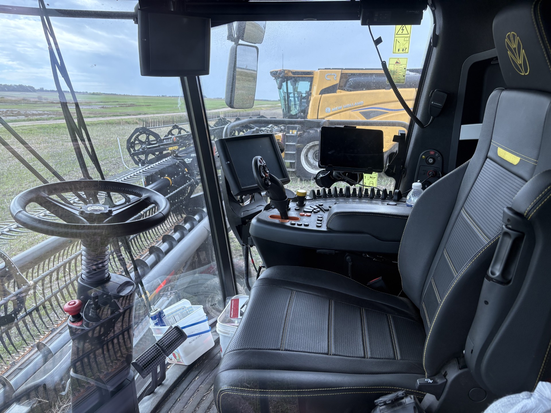 2024 New Holland CR10.90Z Combine