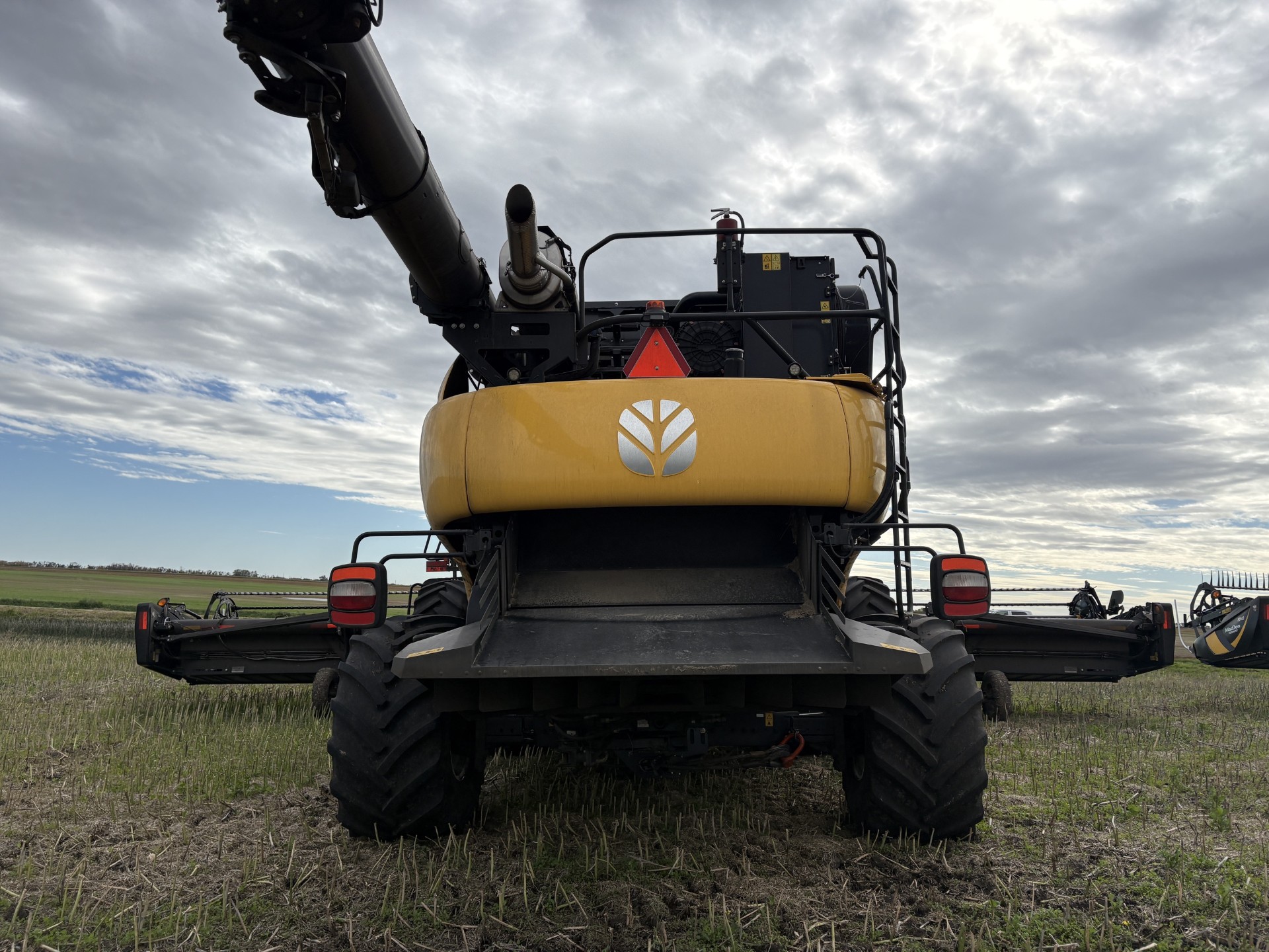 2024 New Holland CR10.90Z Combine