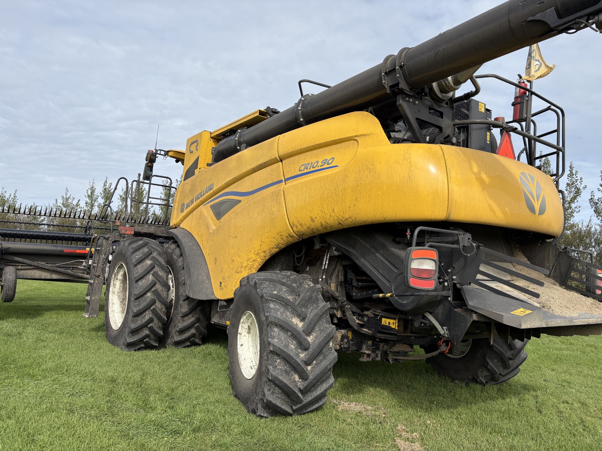 2024 New Holland CR10.90Z Combine