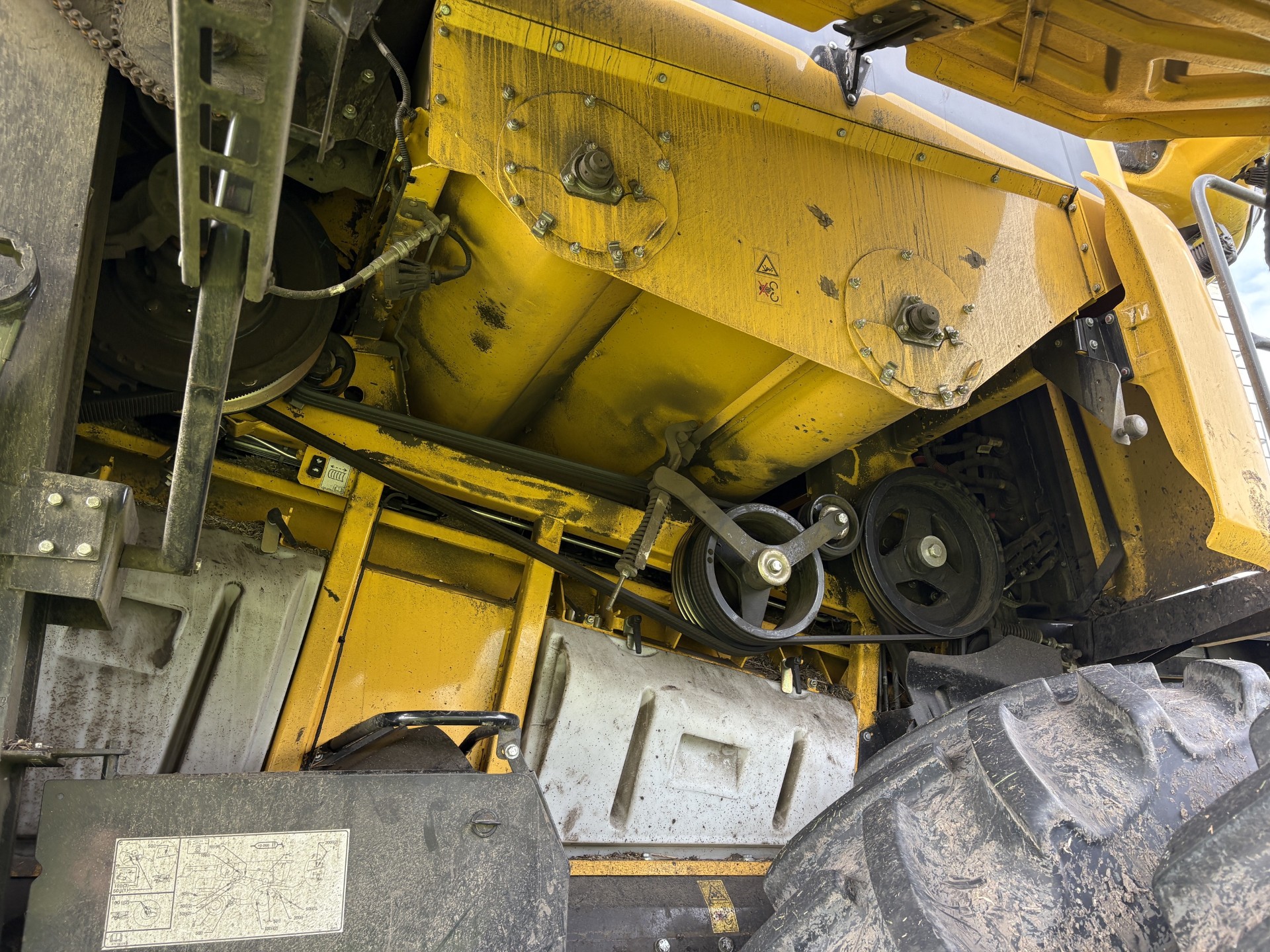 2024 New Holland CR10.90Z Combine