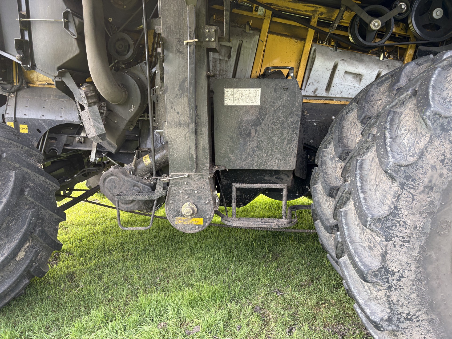 2024 New Holland CR10.90Z Combine