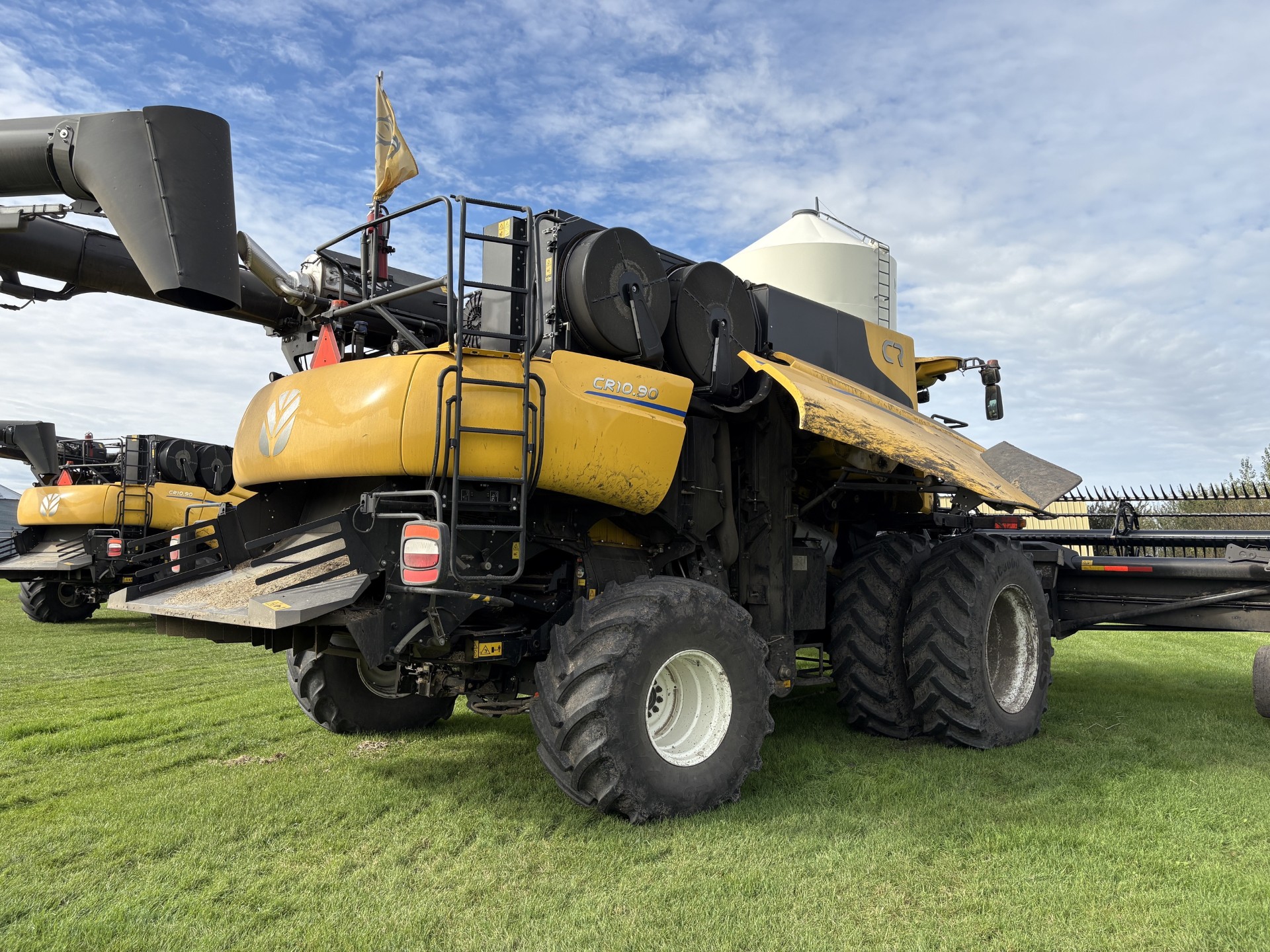 2024 New Holland CR10.90Z Combine