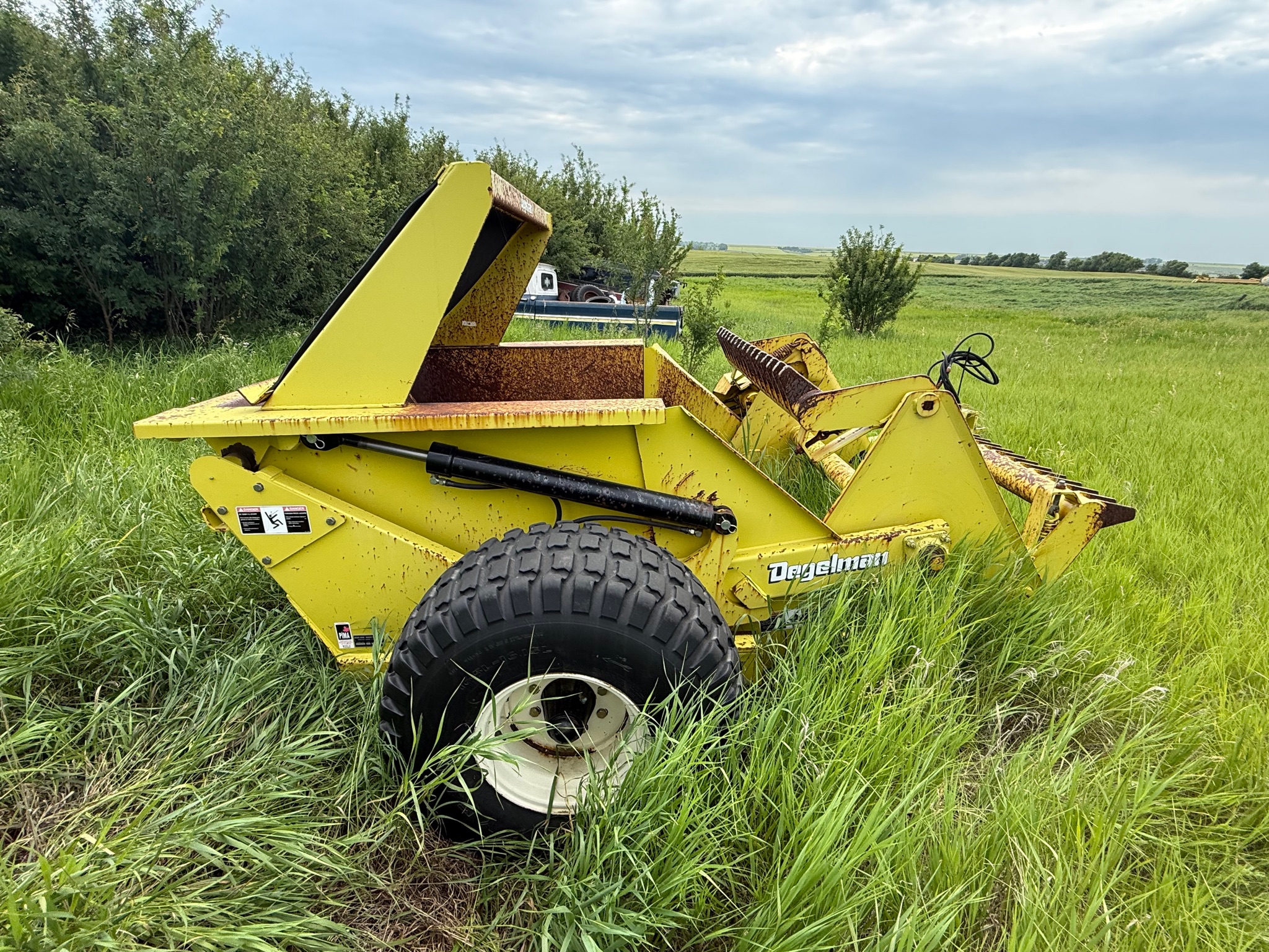 2001 Degelman RP6000 Rock Picker