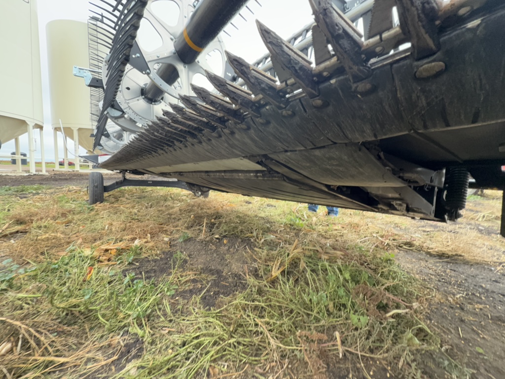 2023 MacDon FD240 Header Combine