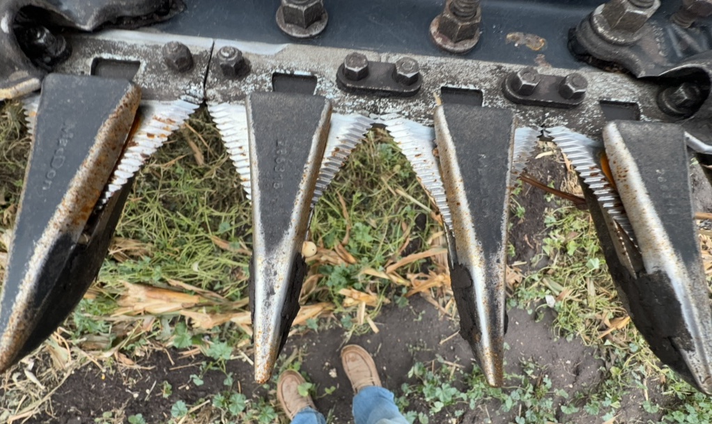 2023 MacDon FD240 Header Combine