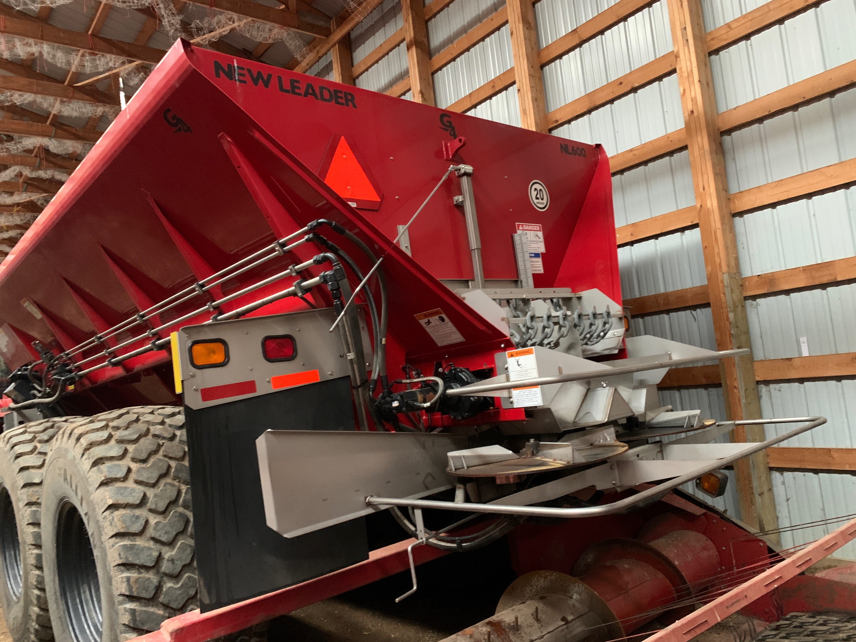 2021 New Leader NL600 Fertilizer Spreader