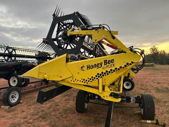 2016 Honey Bee AF240 Header Draper