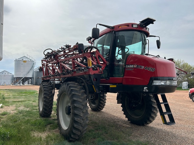 2010 Case IH Patriot 4420 Sprayer/High Clearance