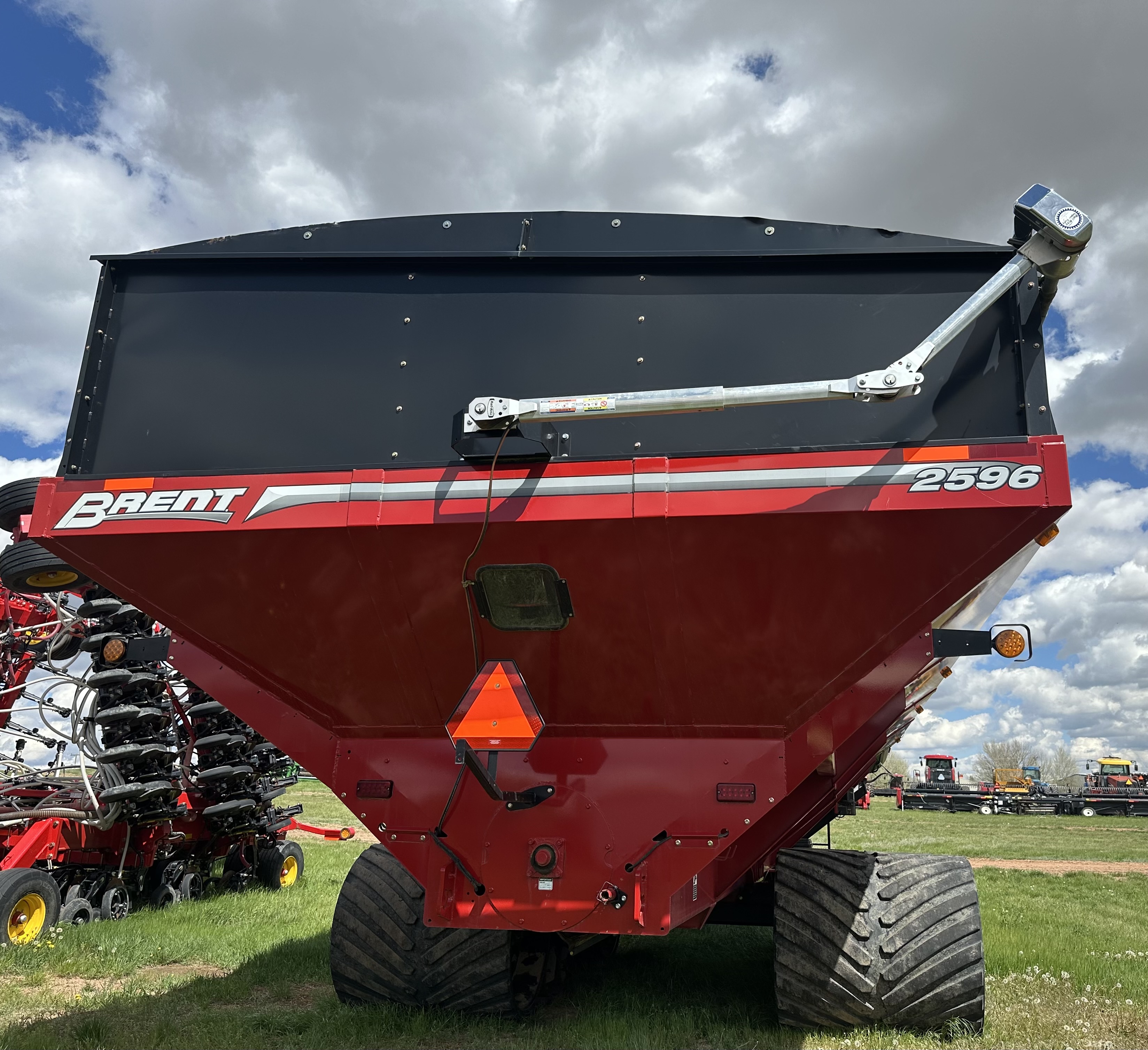 2021 Brent 2596 Grain Cart