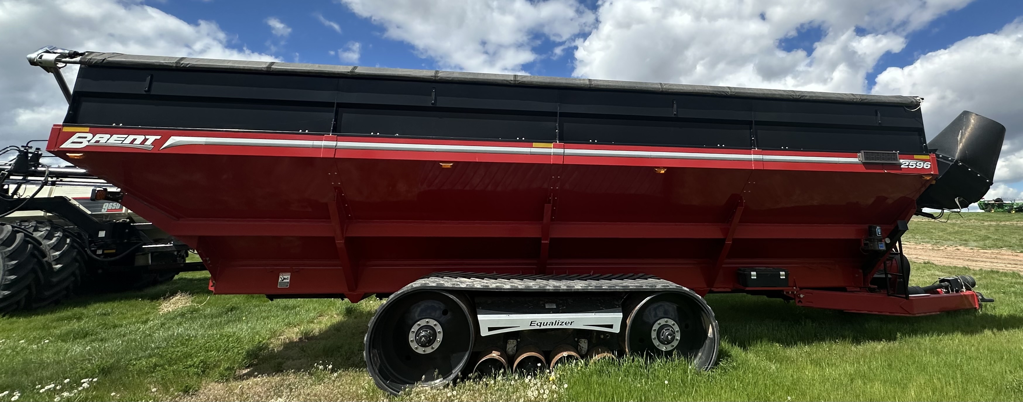 2021 Brent 2596 Grain Cart