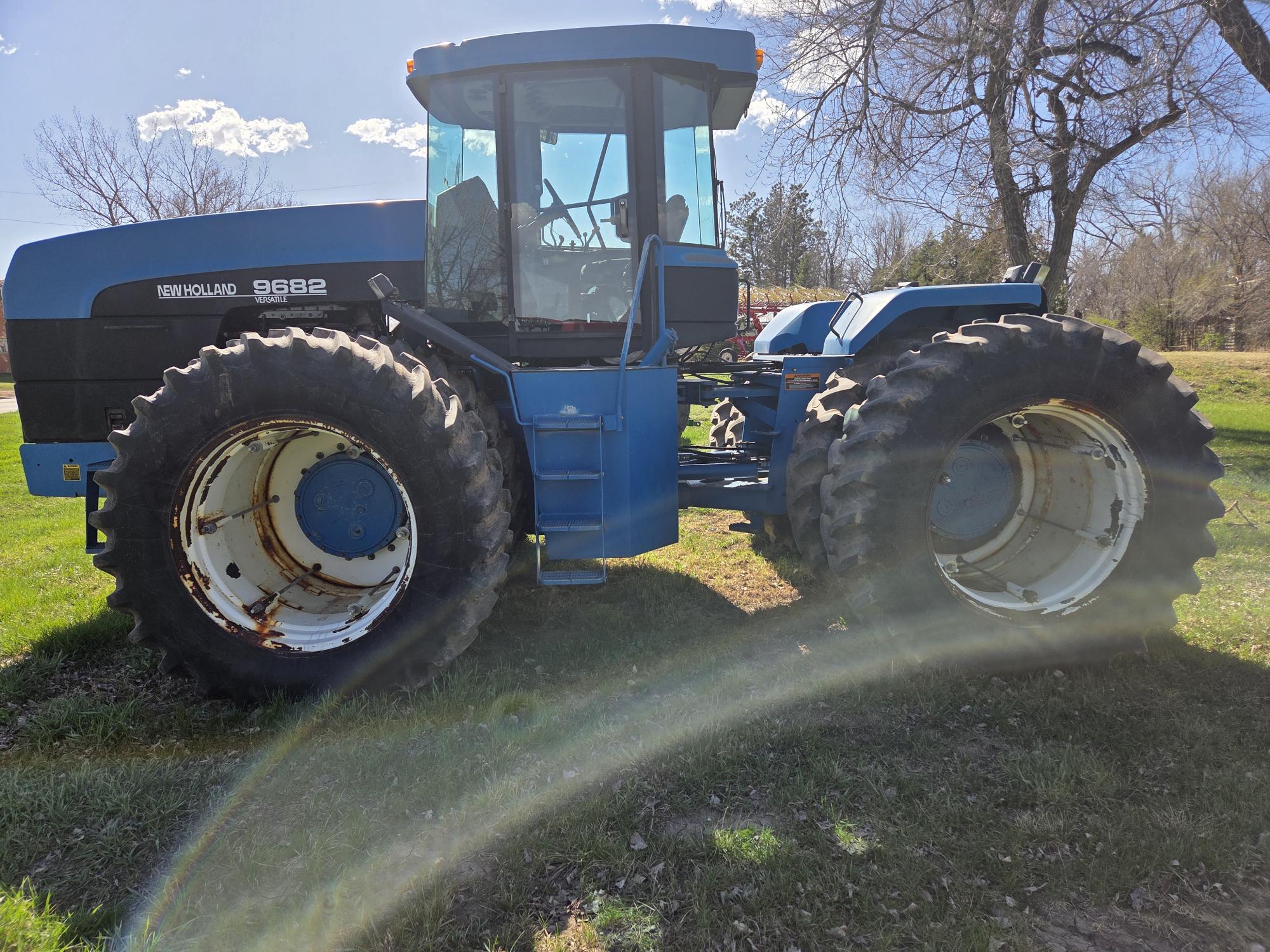 1996 New Holland 9682 Tractor