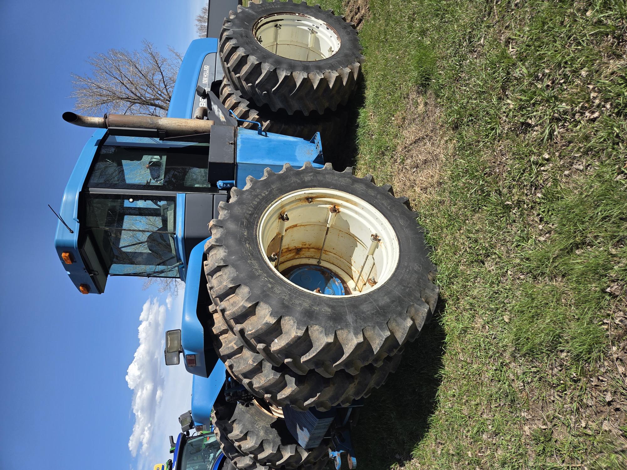 1996 New Holland 9682 Tractor