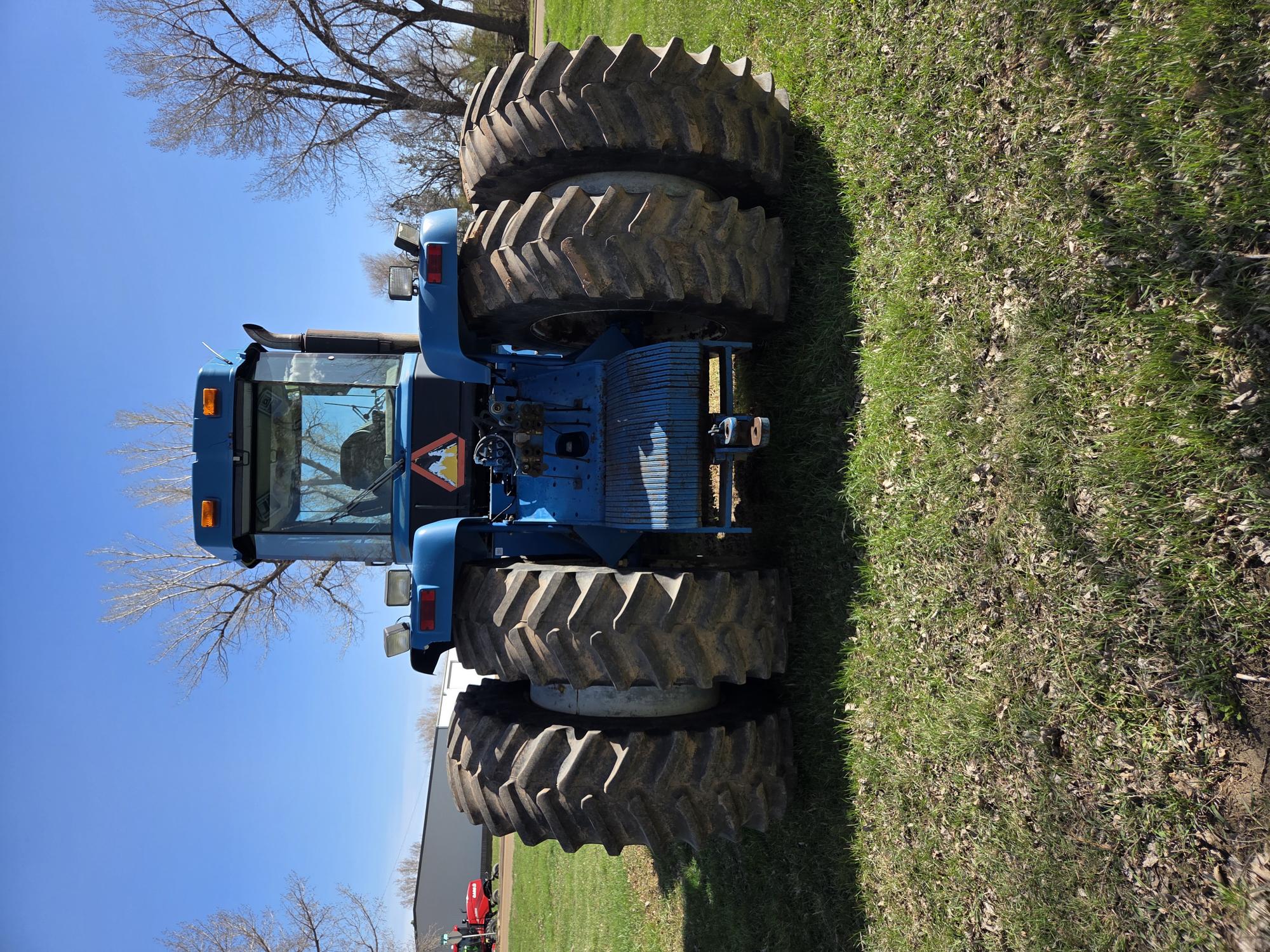 1996 New Holland 9682 Tractor