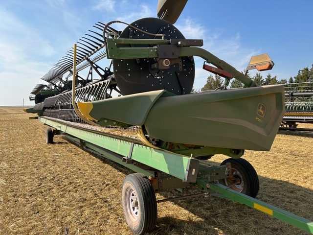 2022 John Deere HD40R Header Combine