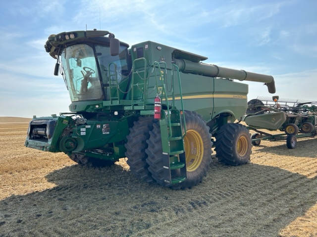 2022 John Deere S780 Combine