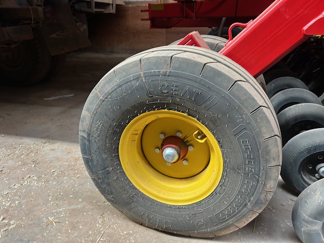 2025 Bourgault 3820 Air Drill