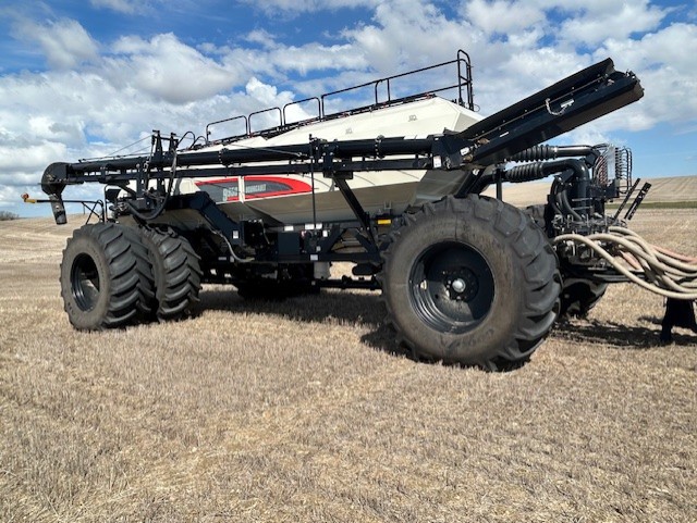 2023 Bourgault 3420-80/ Trailing 9950 Air Drill