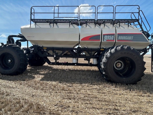 2023 Bourgault 3420-80/ Trailing 9950 Air Drill