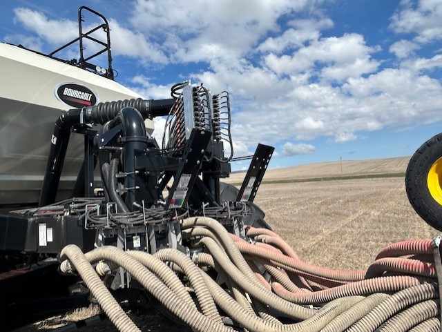 2023 Bourgault 3420-80/ Trailing 9950 Air Drill
