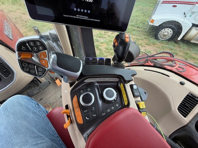 2024 Case IH Magnum 220 AFS Tractor