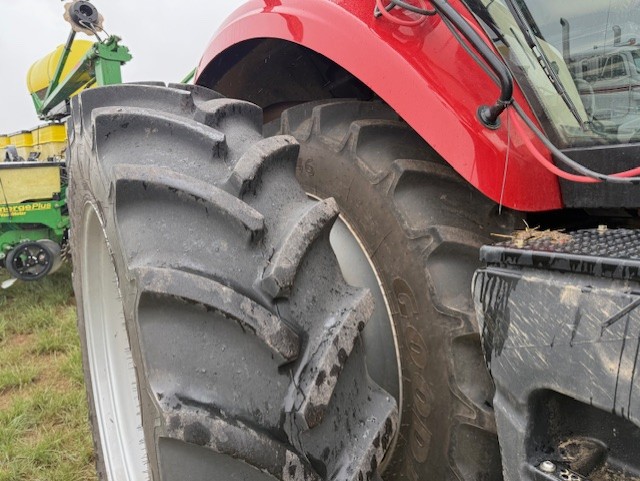 2024 Case IH Magnum 220 AFS Tractor